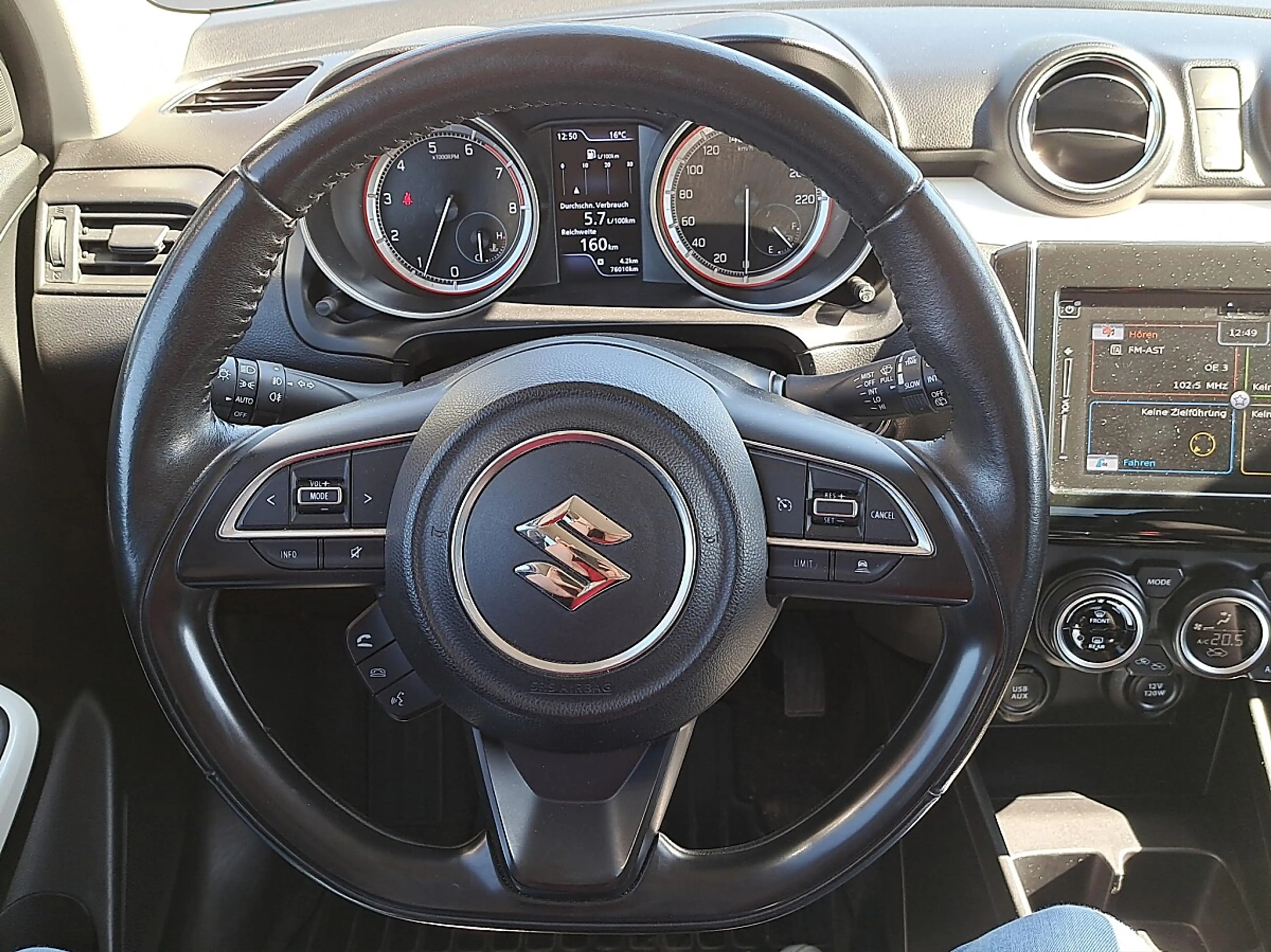 Suzuki Swift 1,2 DualJet SHVS Allgrip Flash — photo 10
