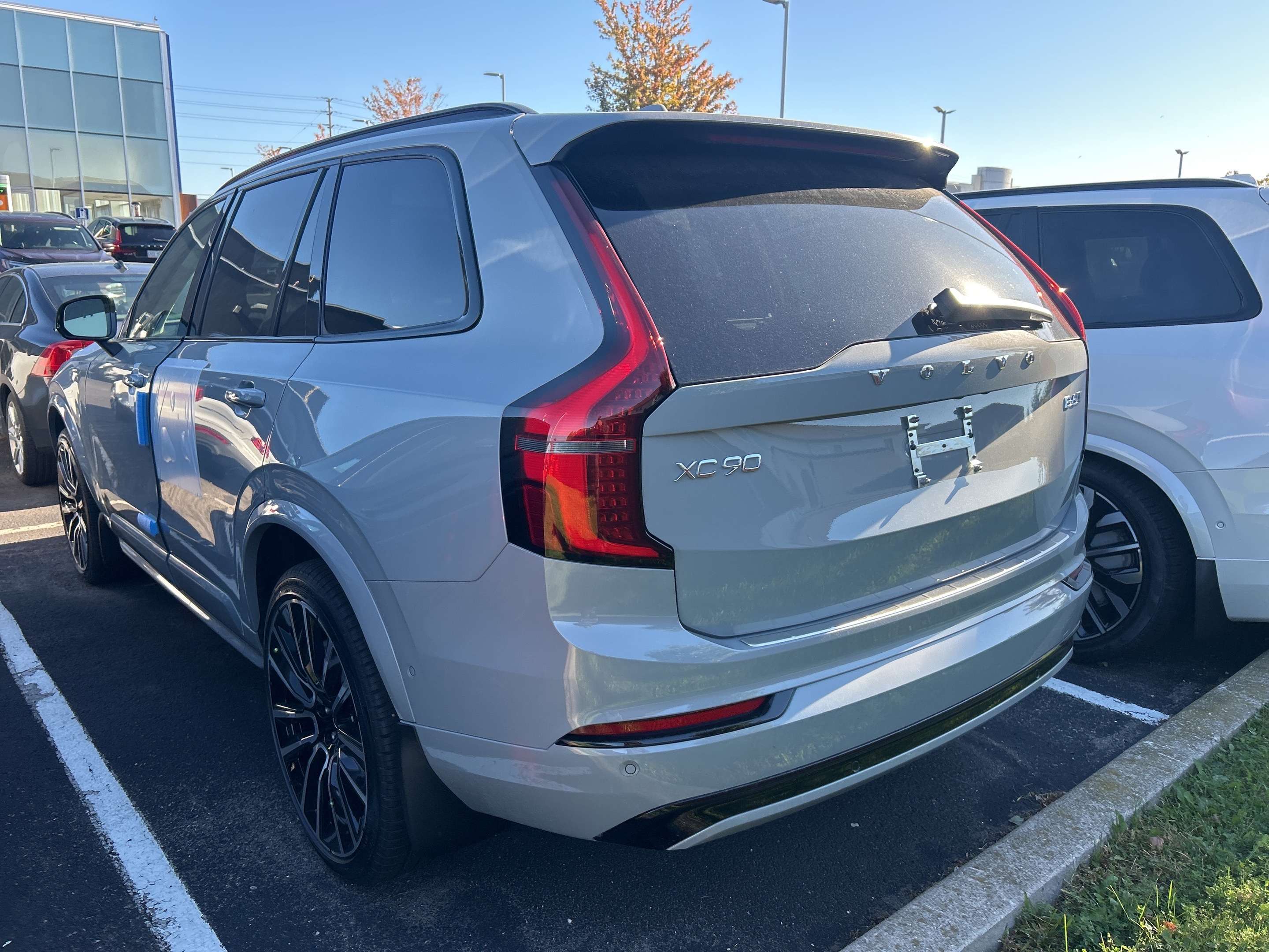 2026 Volvo XC90 alt 2