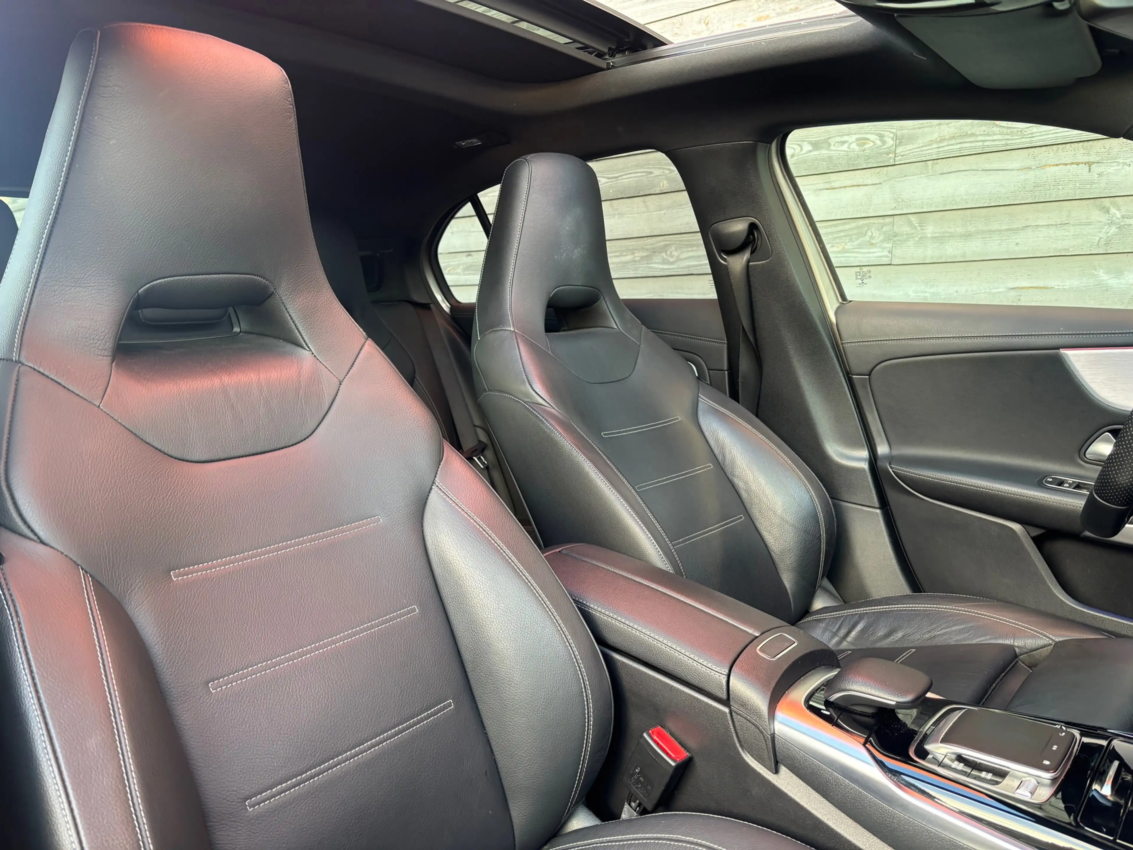 Mercedes-Benz A 35 AMG 4MATIC EDITION 1 PANO HUD MEMORY AUT SFEER VOL OPT — photo 11