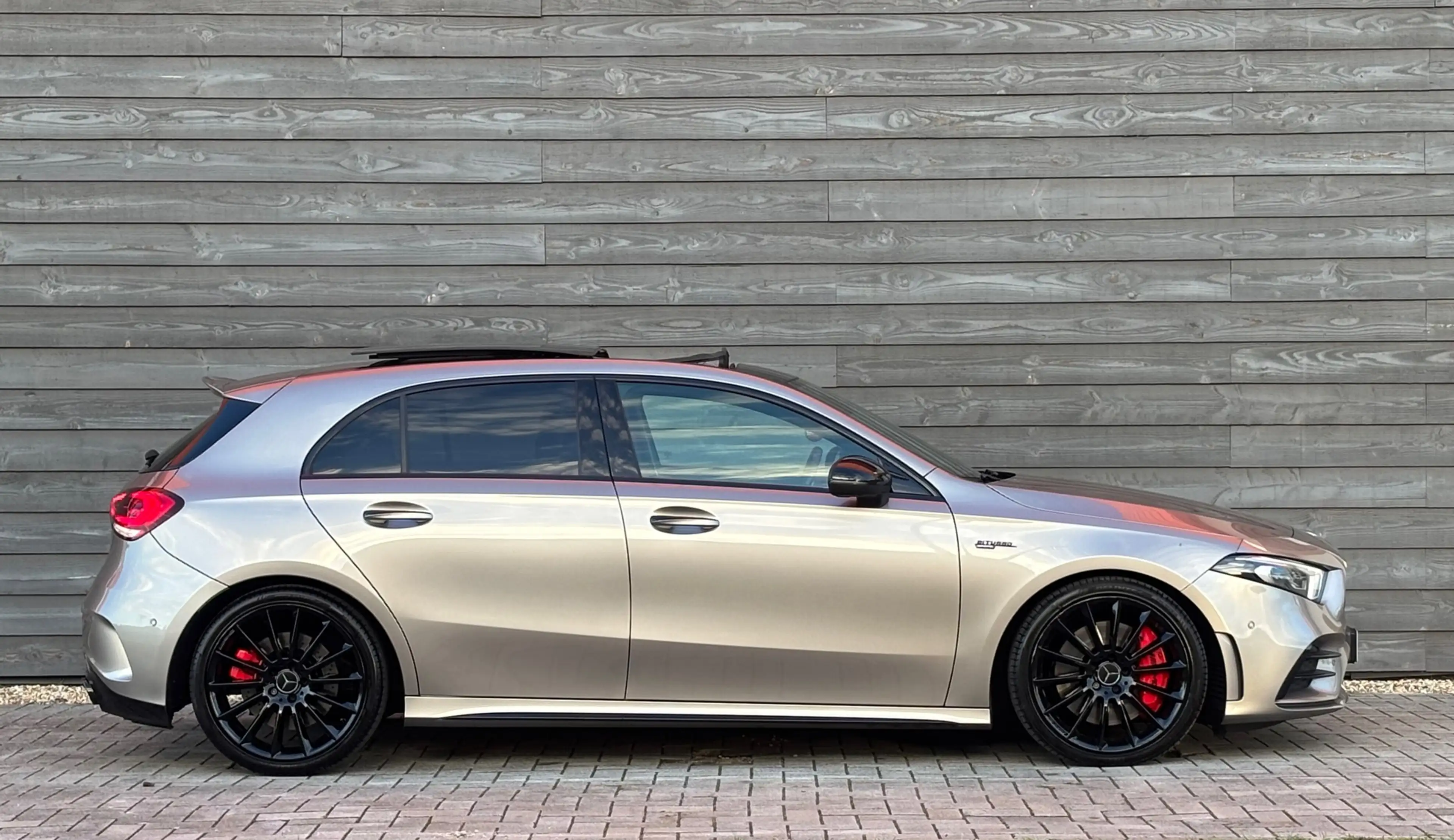 Mercedes-Benz A 35 AMG 4MATIC EDITION 1 PANO HUD MEMORY AUT SFEER VOL OPT — photo 4