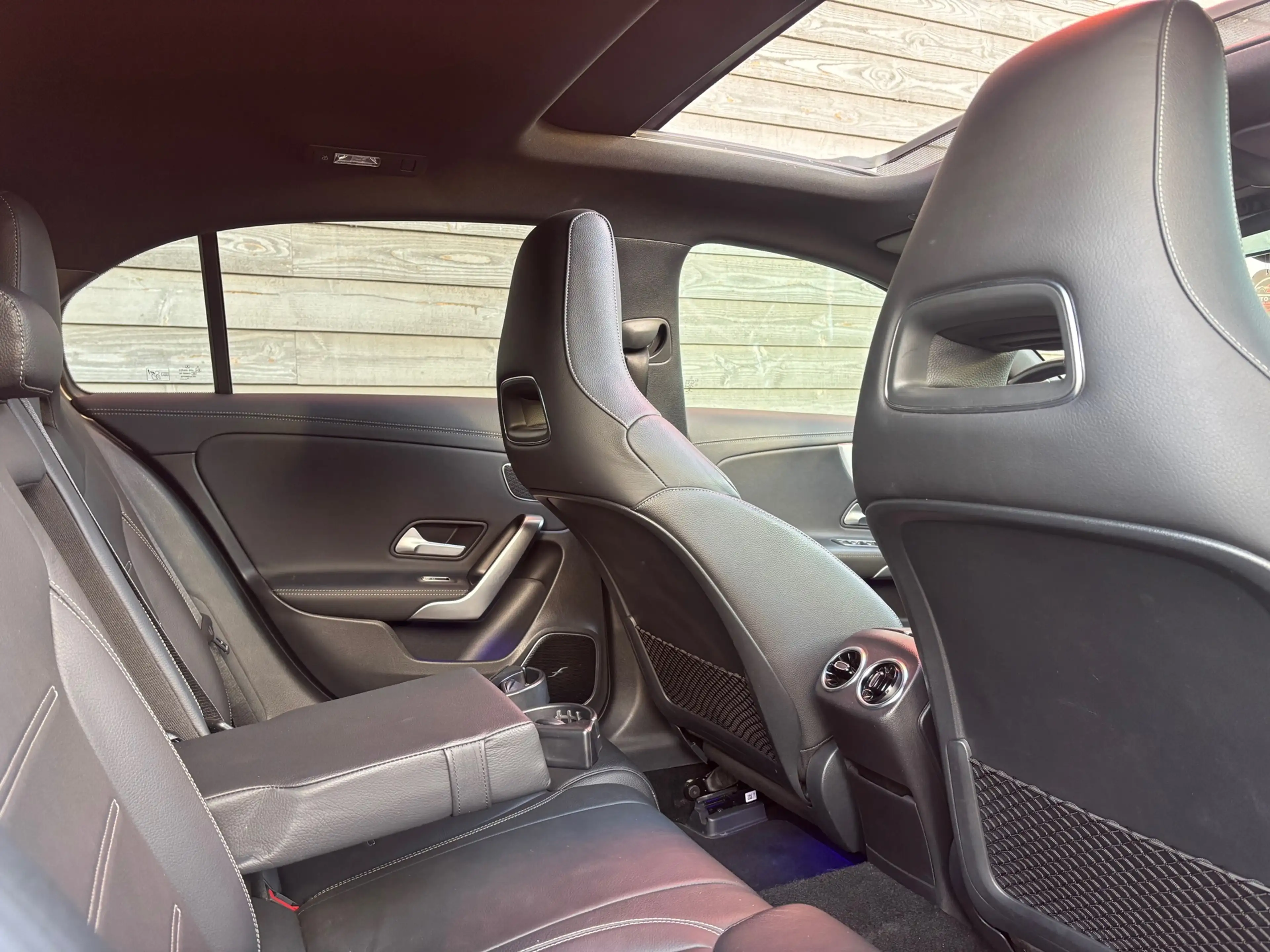 Mercedes-Benz A 35 AMG 4MATIC EDITION 1 PANO HUD MEMORY AUT SFEER VOL OPT — photo 12