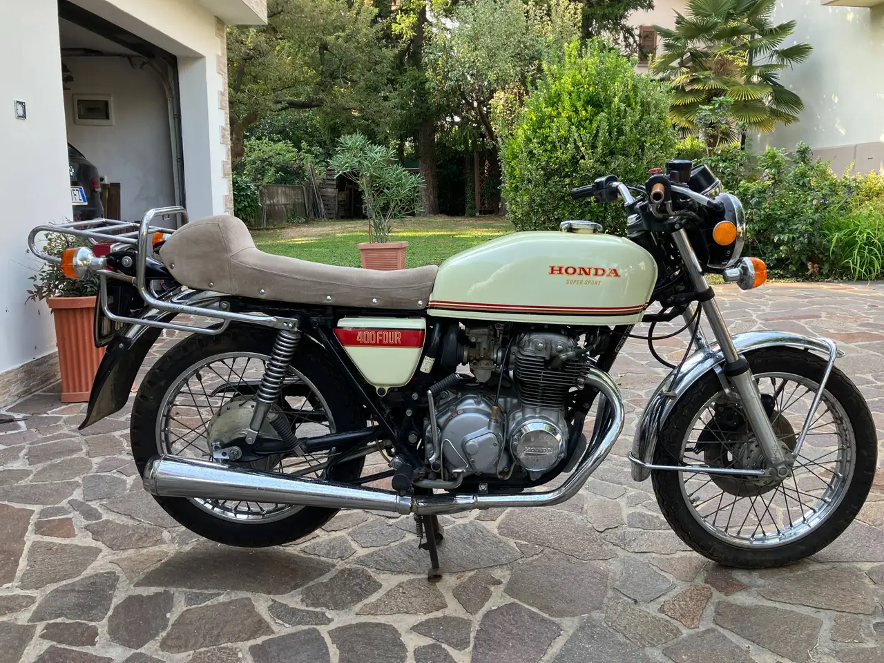 Honda CB 400