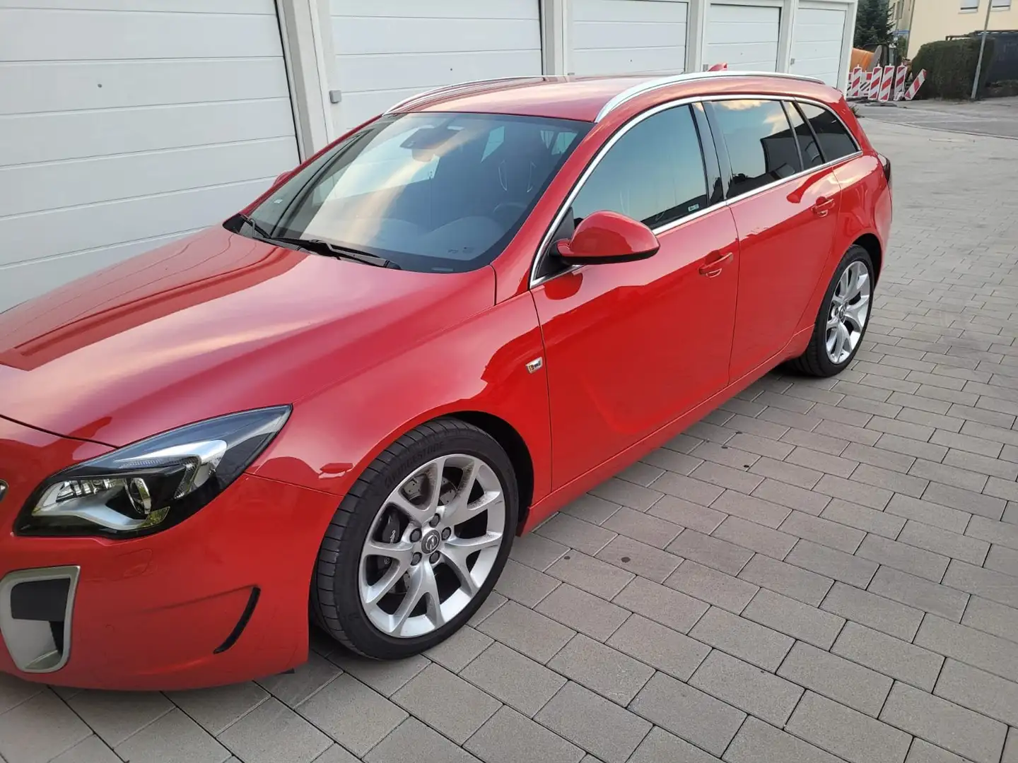 Opel Insignia Insignia 2.8 V6 Turbo 4x4 Sports Tourer Aut. OPC Czerwony - 1