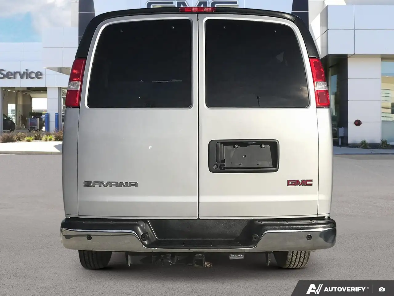GMC Savana снимка GMC Savana