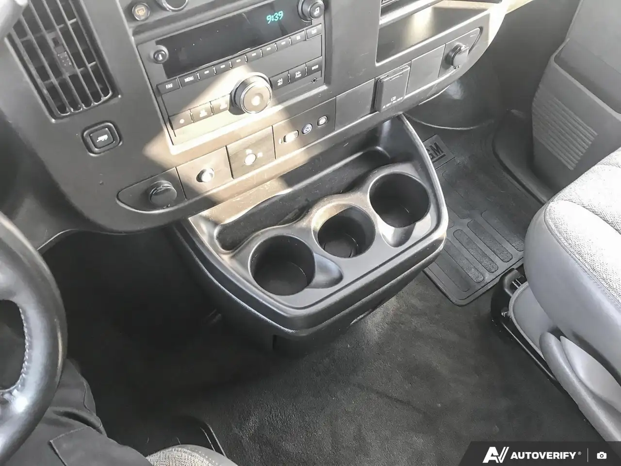 GMC Savana снимка GMC Savana