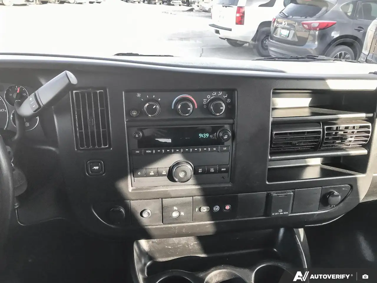 GMC Savana снимка GMC Savana