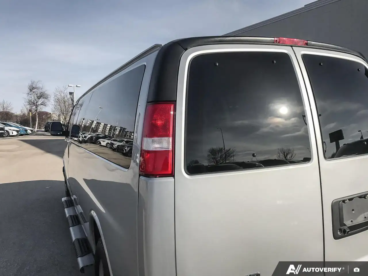 GMC Savana снимка GMC Savana
