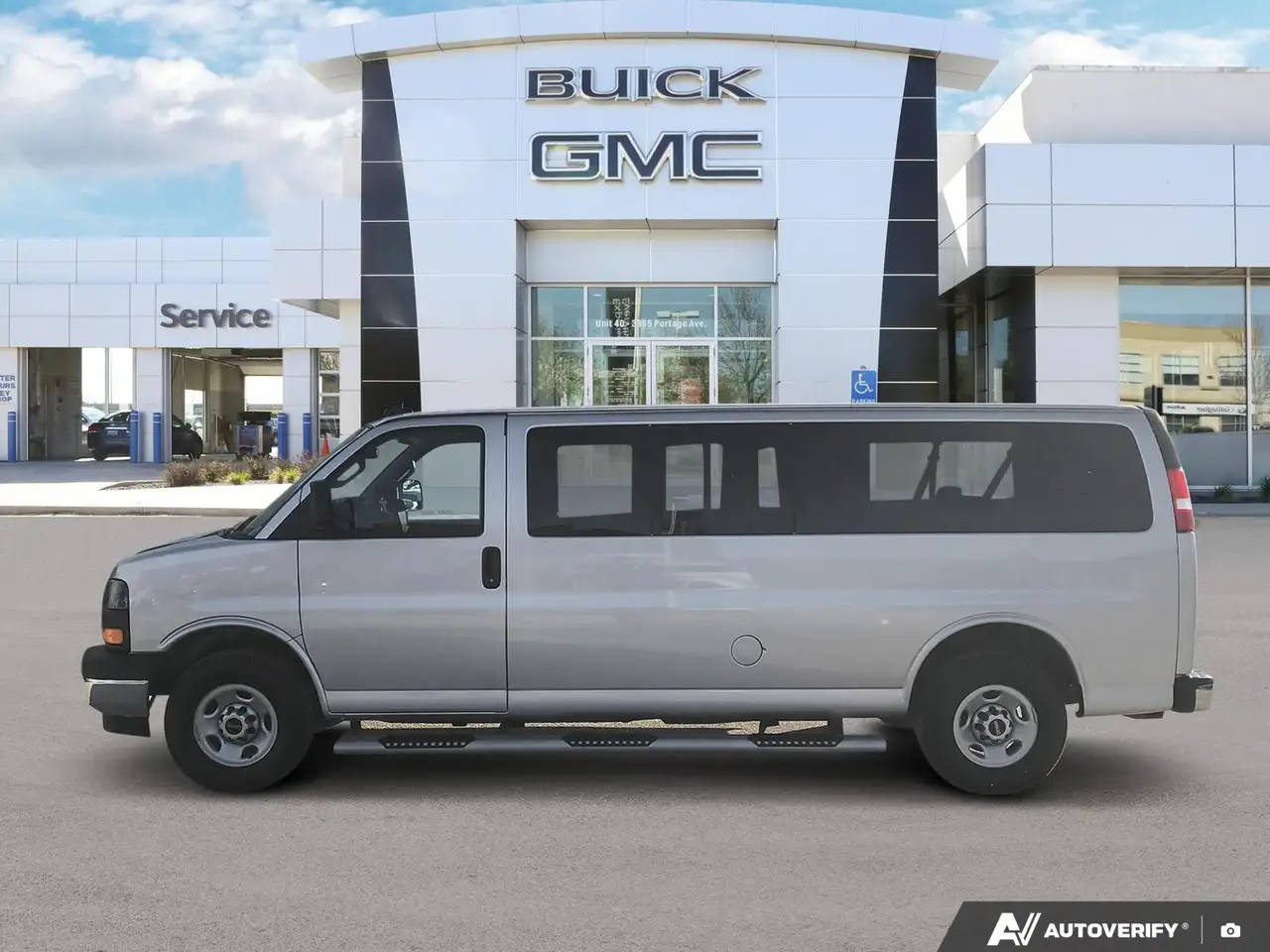 GMC Savana снимка GMC Savana