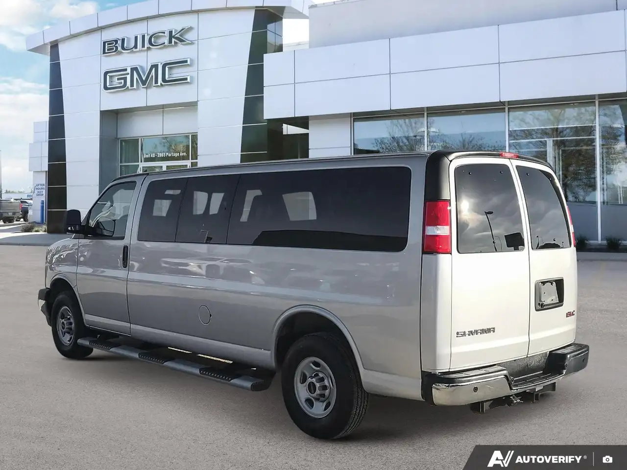GMC Savana снимка GMC Savana