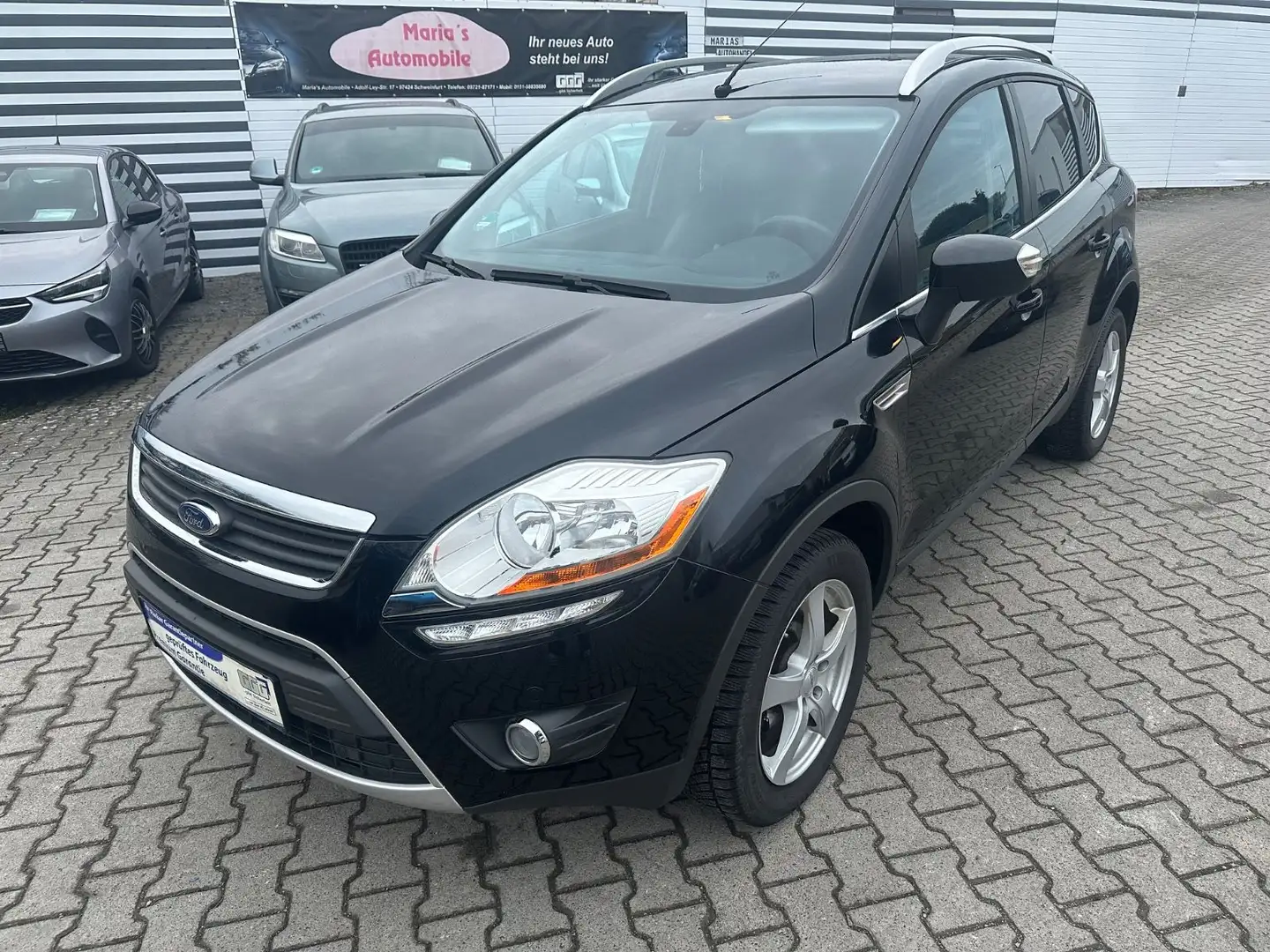Ford Kuga Titanium Schwarz - 1