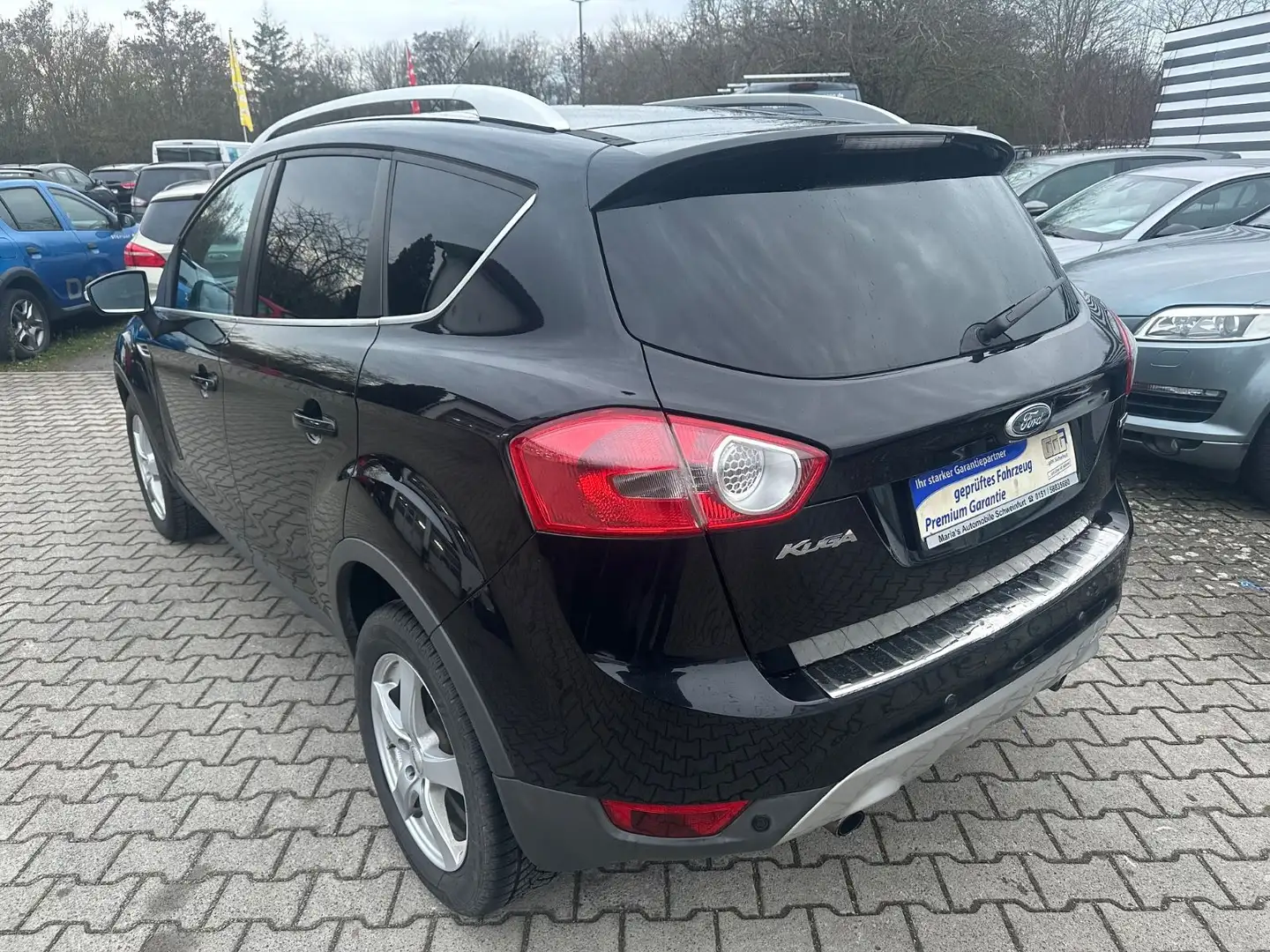 Ford Kuga Titanium Schwarz - 2
