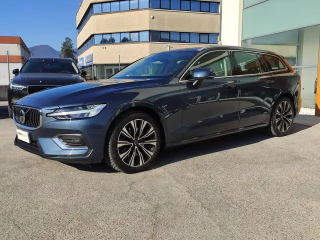 Volvo V60 V60 II 2023 2.0 b4 Plus Bright auto