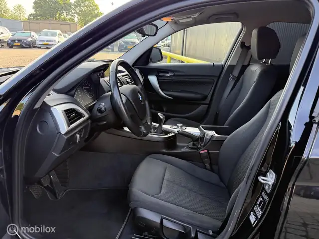 BMW 1 Series view 10