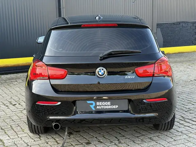 BMW 1 Series view 8