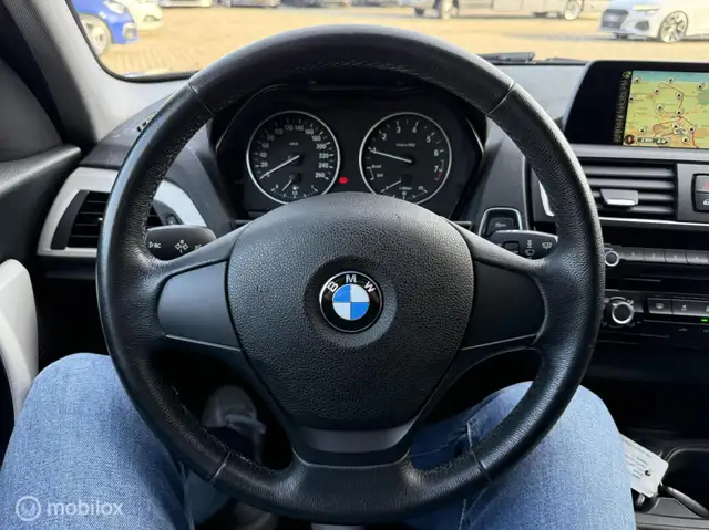 BMW 1 Series view 12
