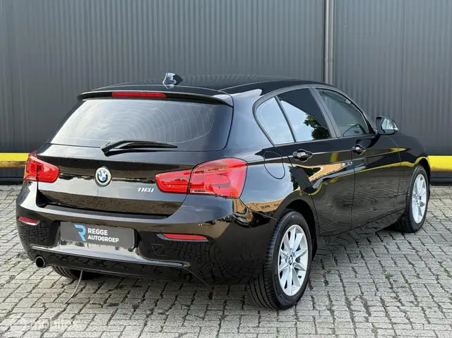 BMW 1 Series view 3