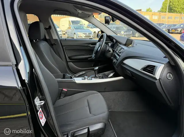 BMW 1 Series view 14