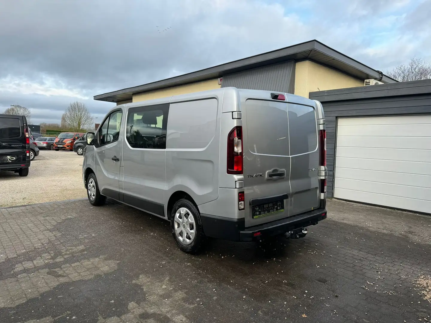 Renault Trafic 2.0DCI * DUB CAB * 130PK * 11.000KM * GPS * 26653+ Zilver - 2