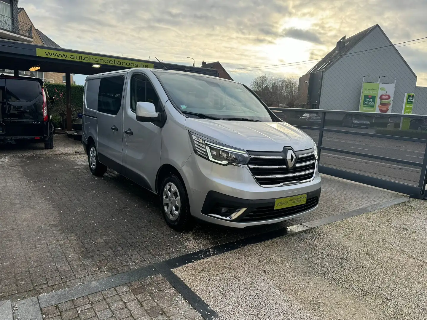 Renault Trafic 2.0DCI * DUB CAB * 130PK * 11.000KM * GPS * 26653+ Zilver - 1