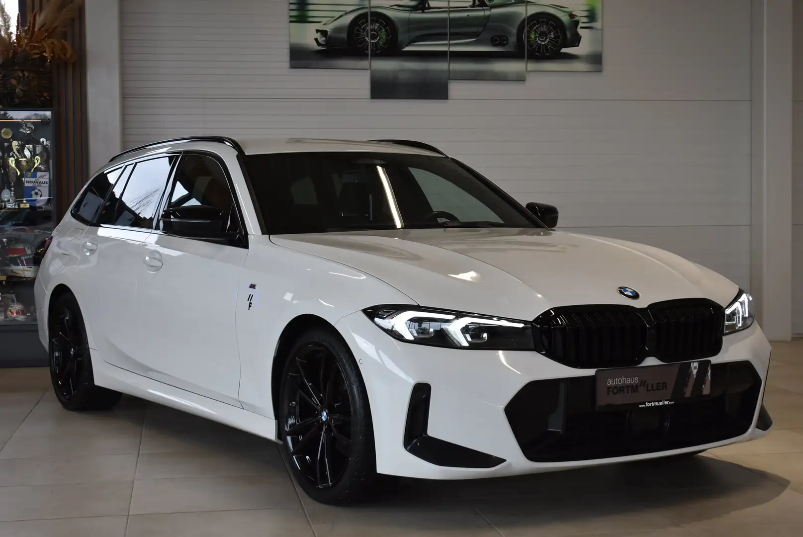 BMW 320 320 d xDrive ///M Sport /Stdhzg /AHK Weiß - 1