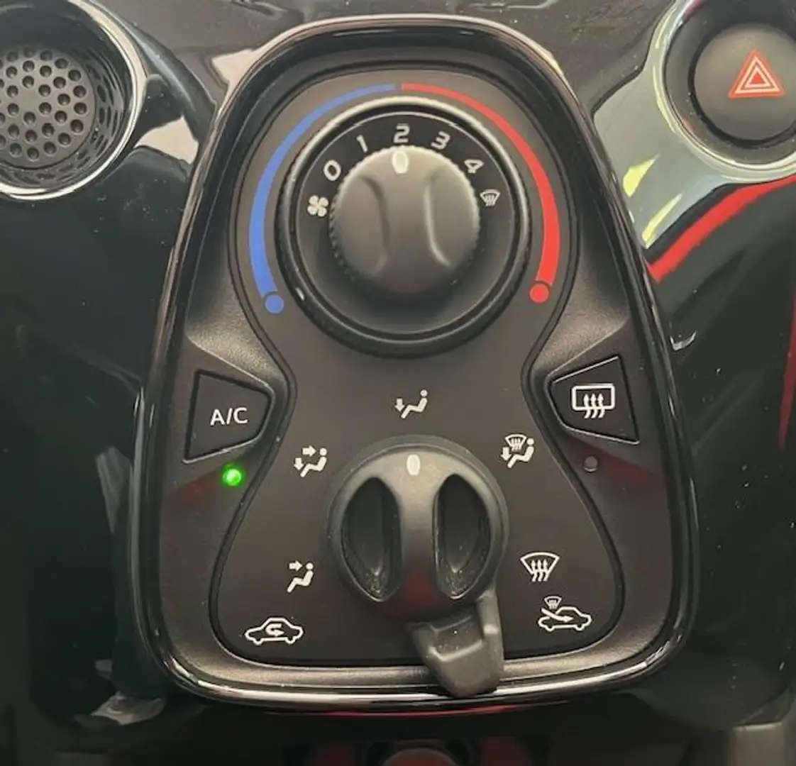 Toyota Aygo 1.0 VVT-i x-wave/Cabrio/Cruise control/Camera/Airc Оранжевий - 2