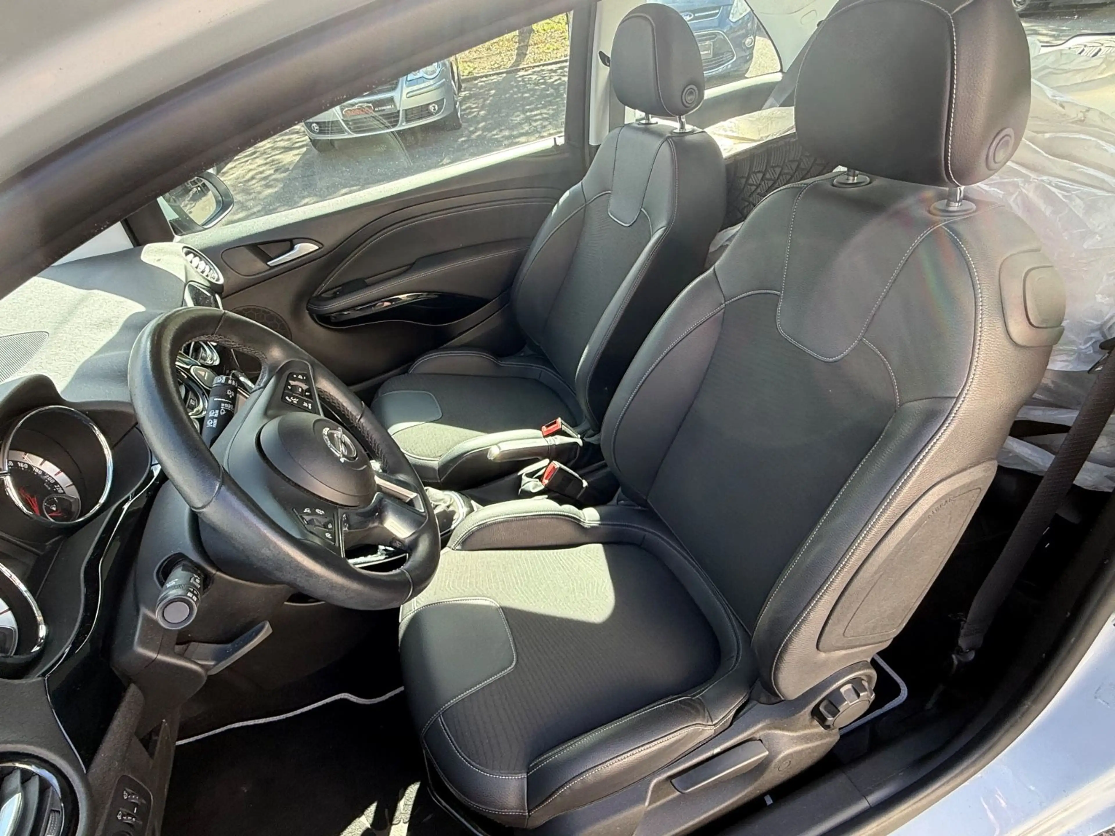 Opel Adam Jam / KLIMA / ALU / TÜV NEU !!! — photo 12