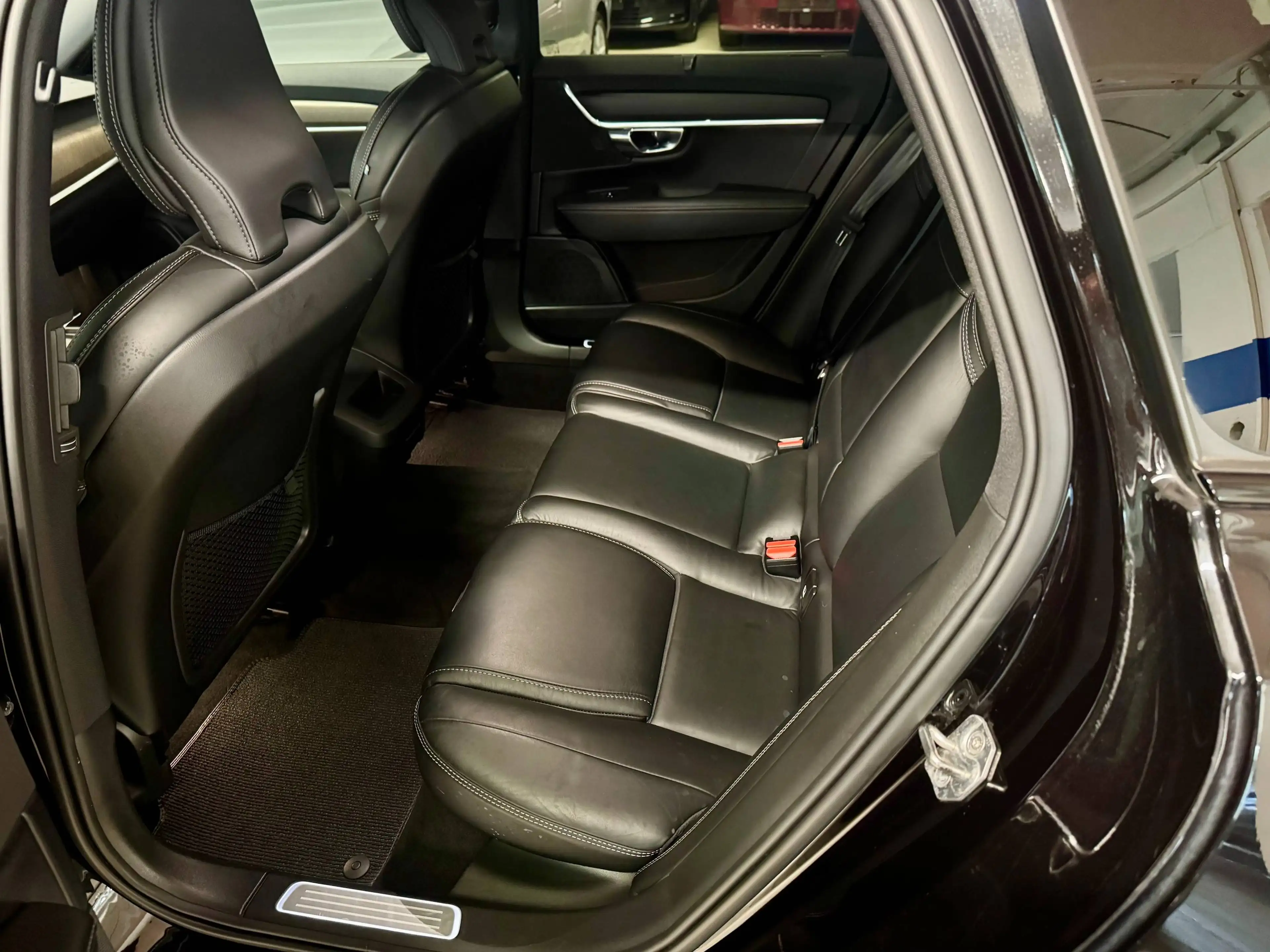 Volvo V90 D5 Pro AWD Leder,, DSG, Navigation, LED — photo 15