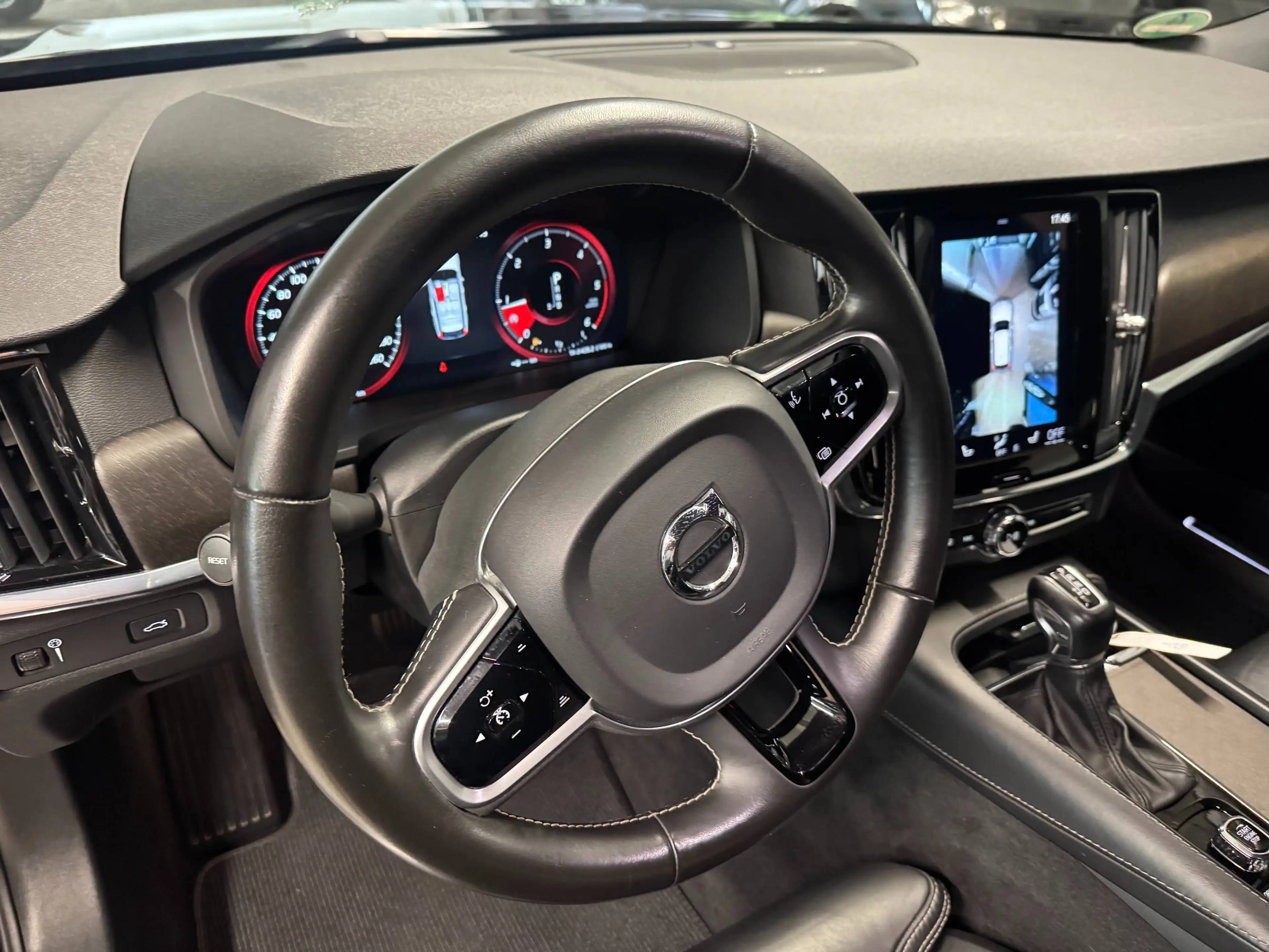 Volvo V90 D5 Pro AWD Leder,, DSG, Navigation, LED — photo 10