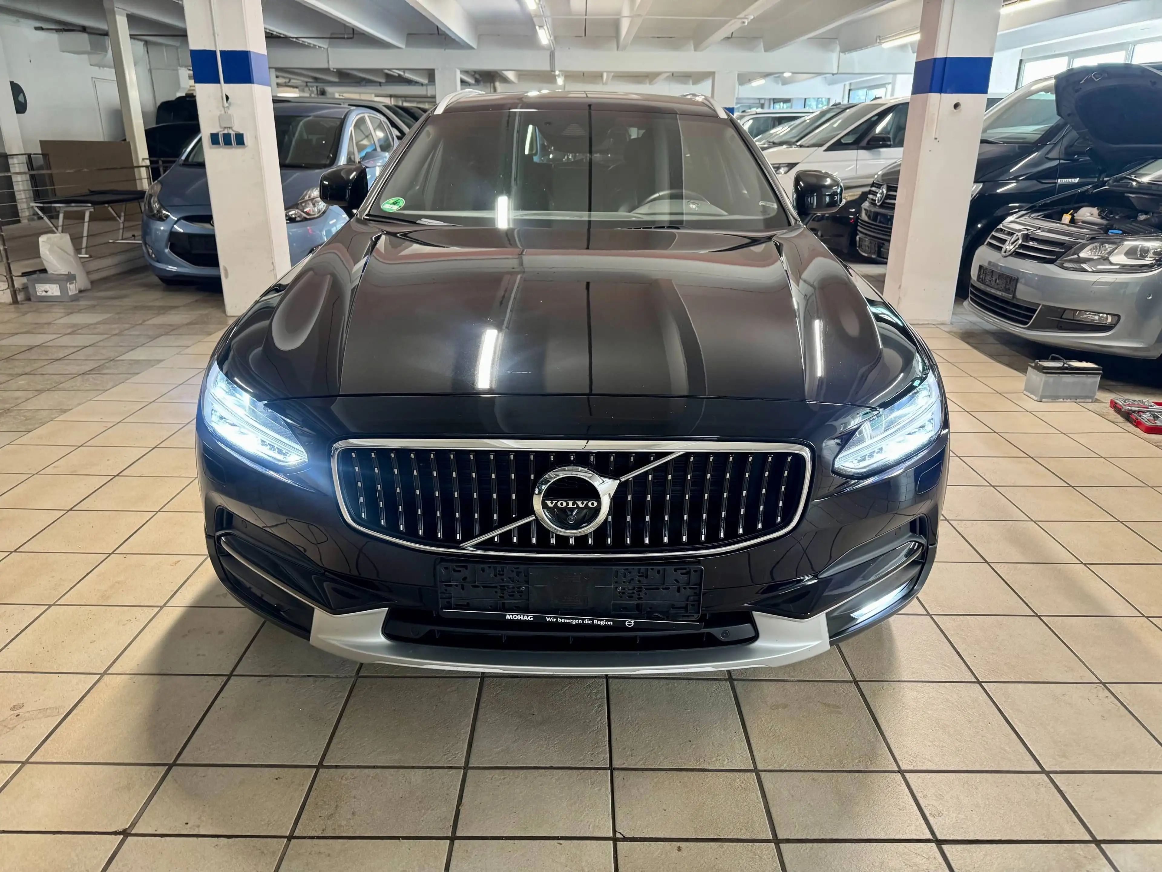 Volvo V90 D5 Pro AWD Leder,, DSG, Navigation, LED — photo 2