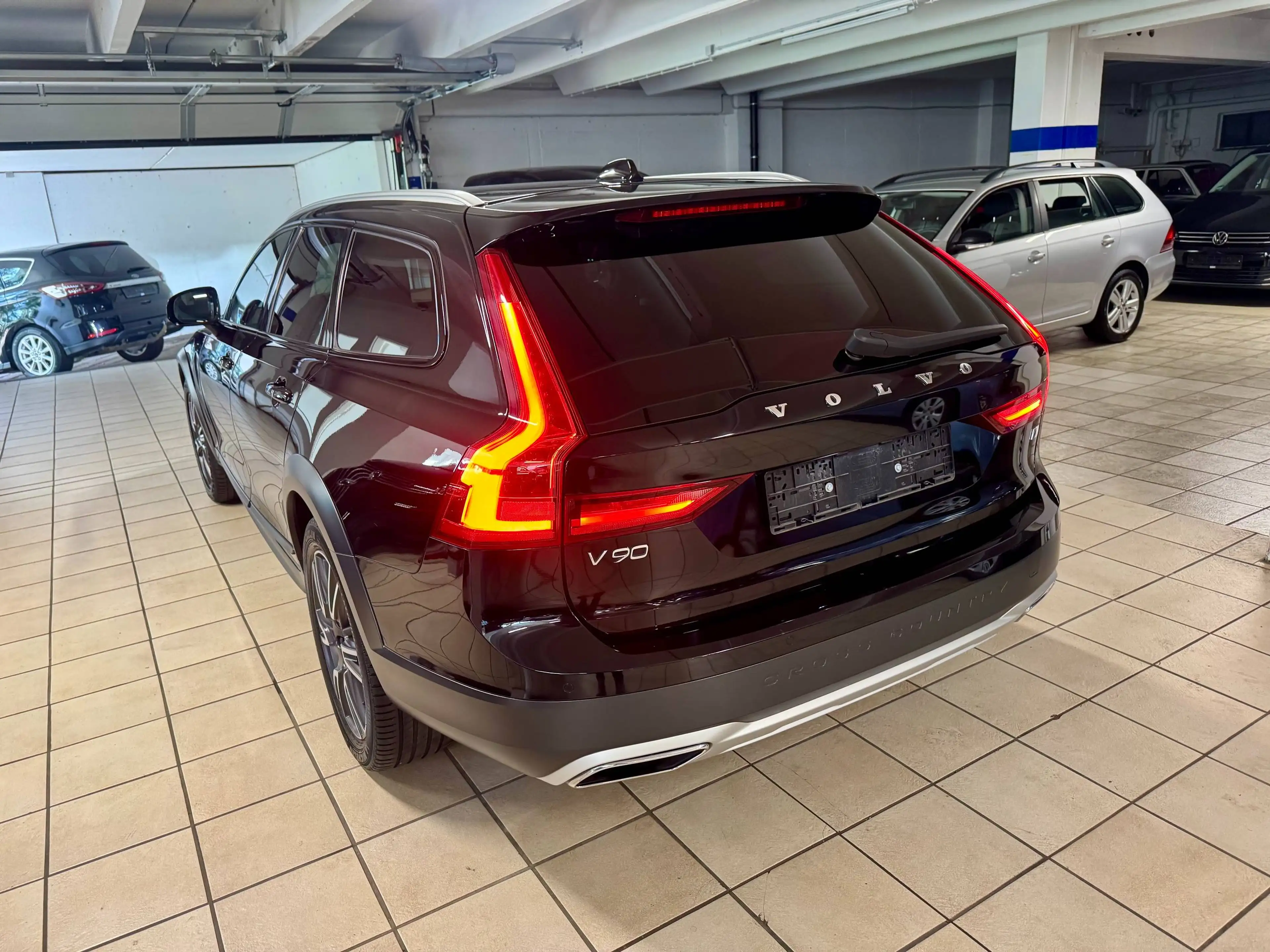 Volvo V90 D5 Pro AWD Leder,, DSG, Navigation, LED — photo 8