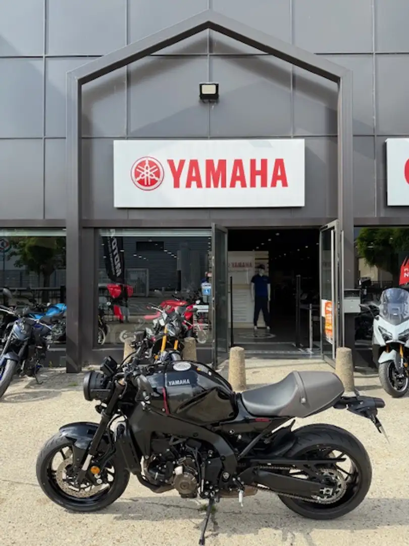 Yamaha XSR 900 Noir - 1