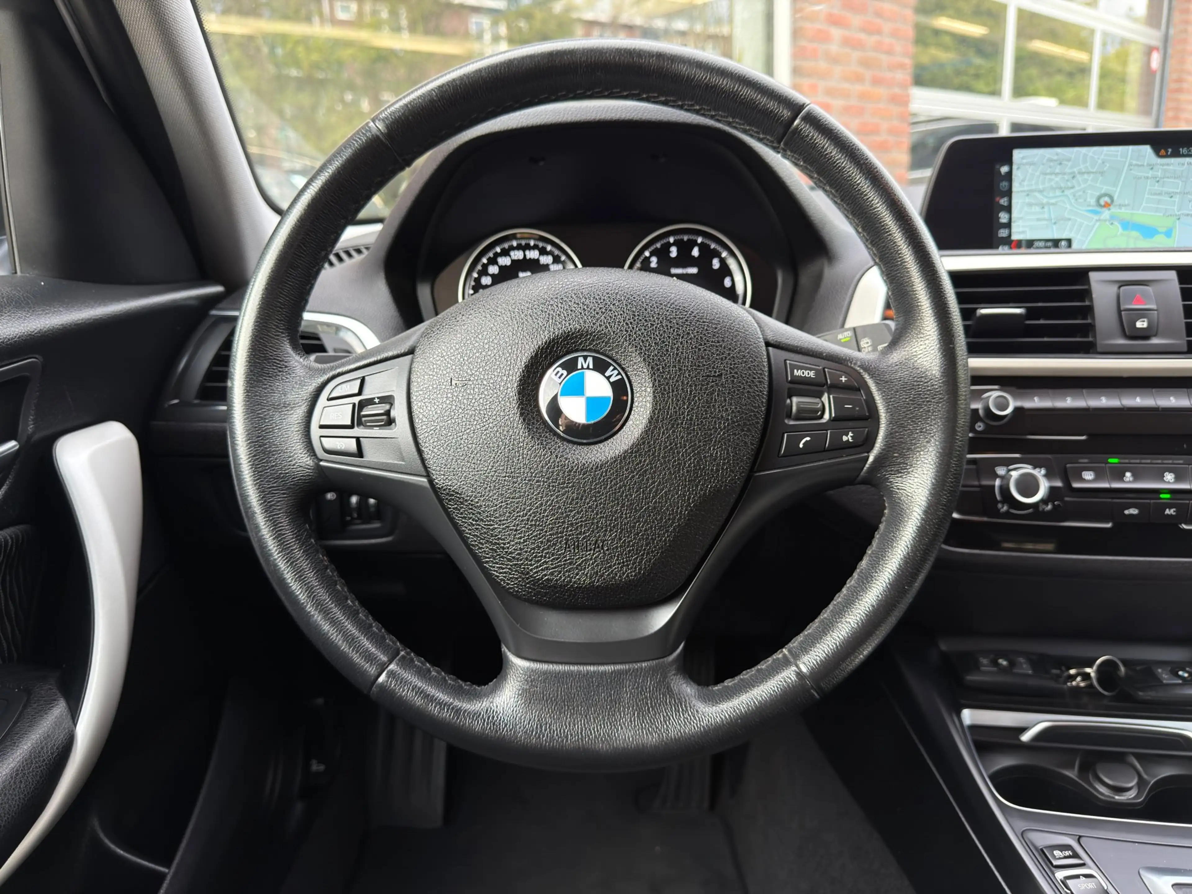 BMW 118 1-serie 118i Corporate | Navi | Automaat | Clima | — photo 12