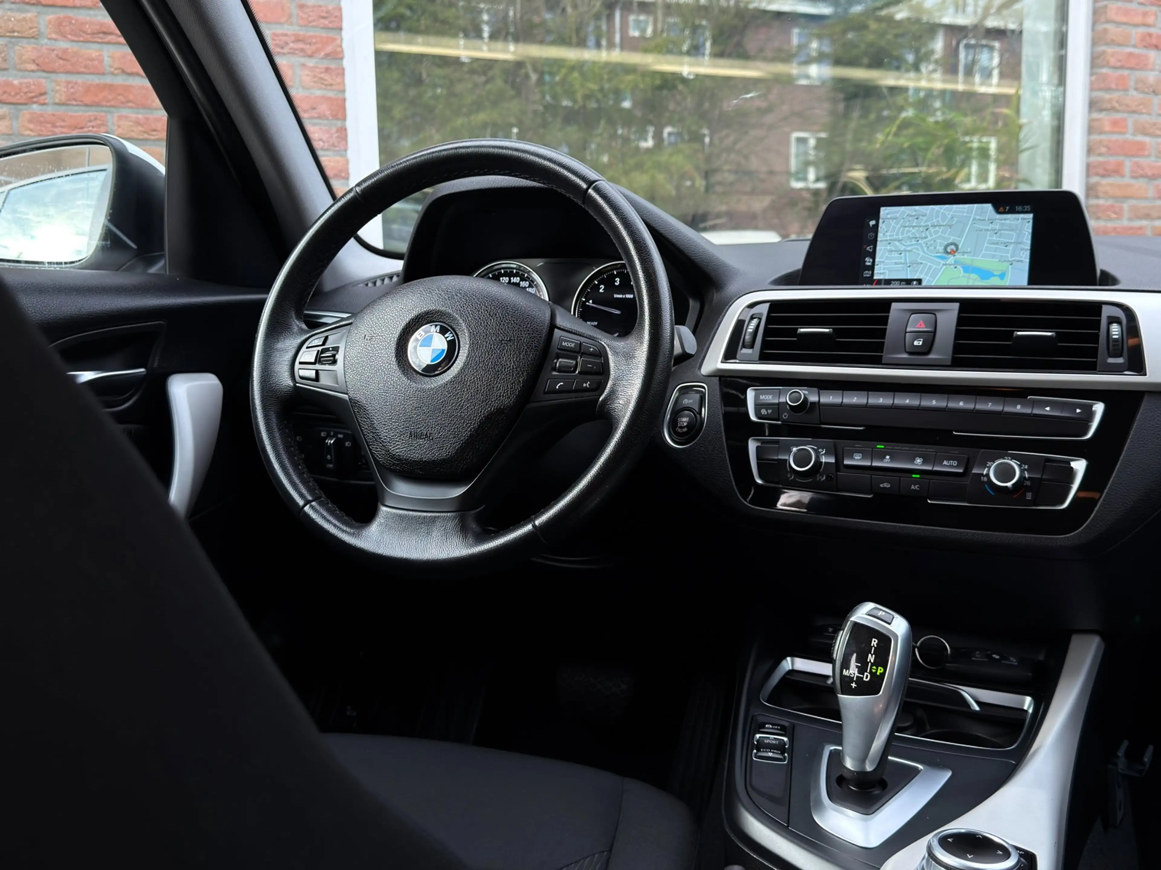 BMW 118 1-serie 118i Corporate | Navi | Automaat | Clima | — photo 2