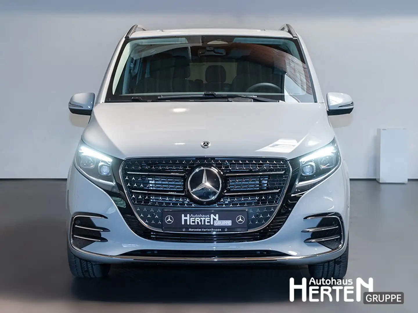 Mercedes-Benz V 300 d Lang+AMG+AHK+STANDH.+MUTIBEAM+7S Gris - 2