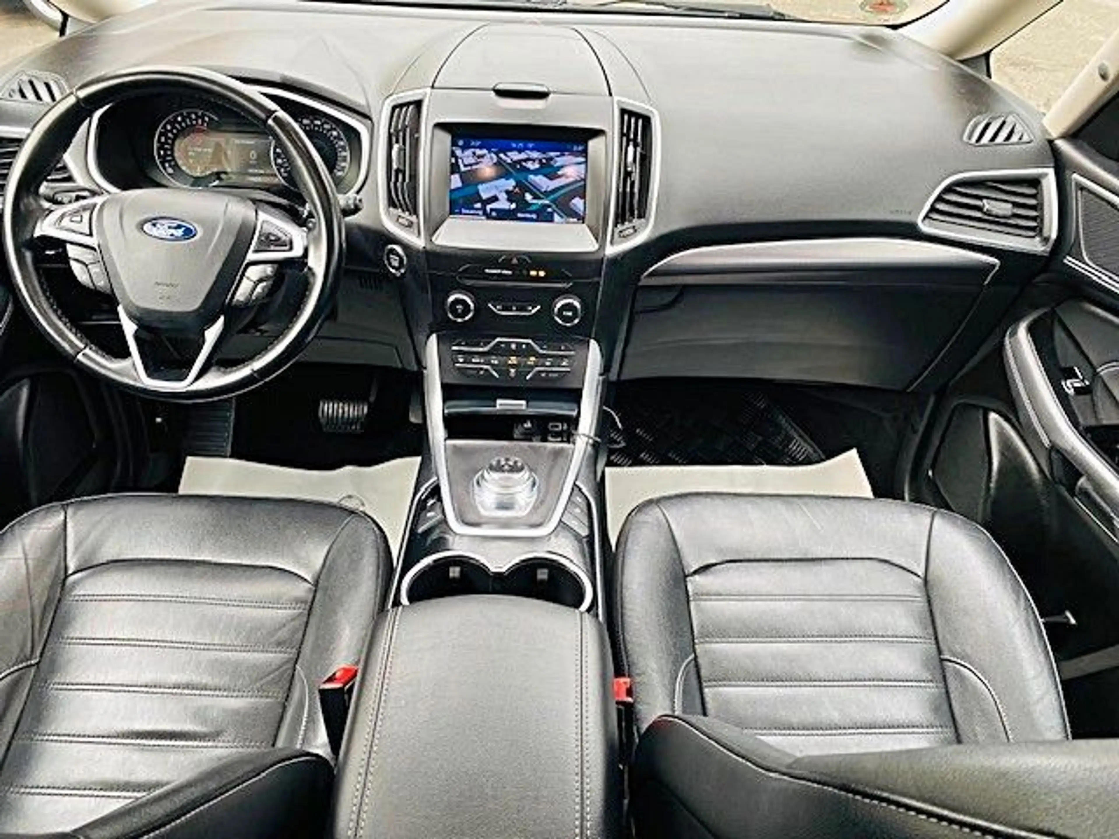 Ford Galaxy 2,0 EcoBlue 140kW Titanium Auto — photo 22