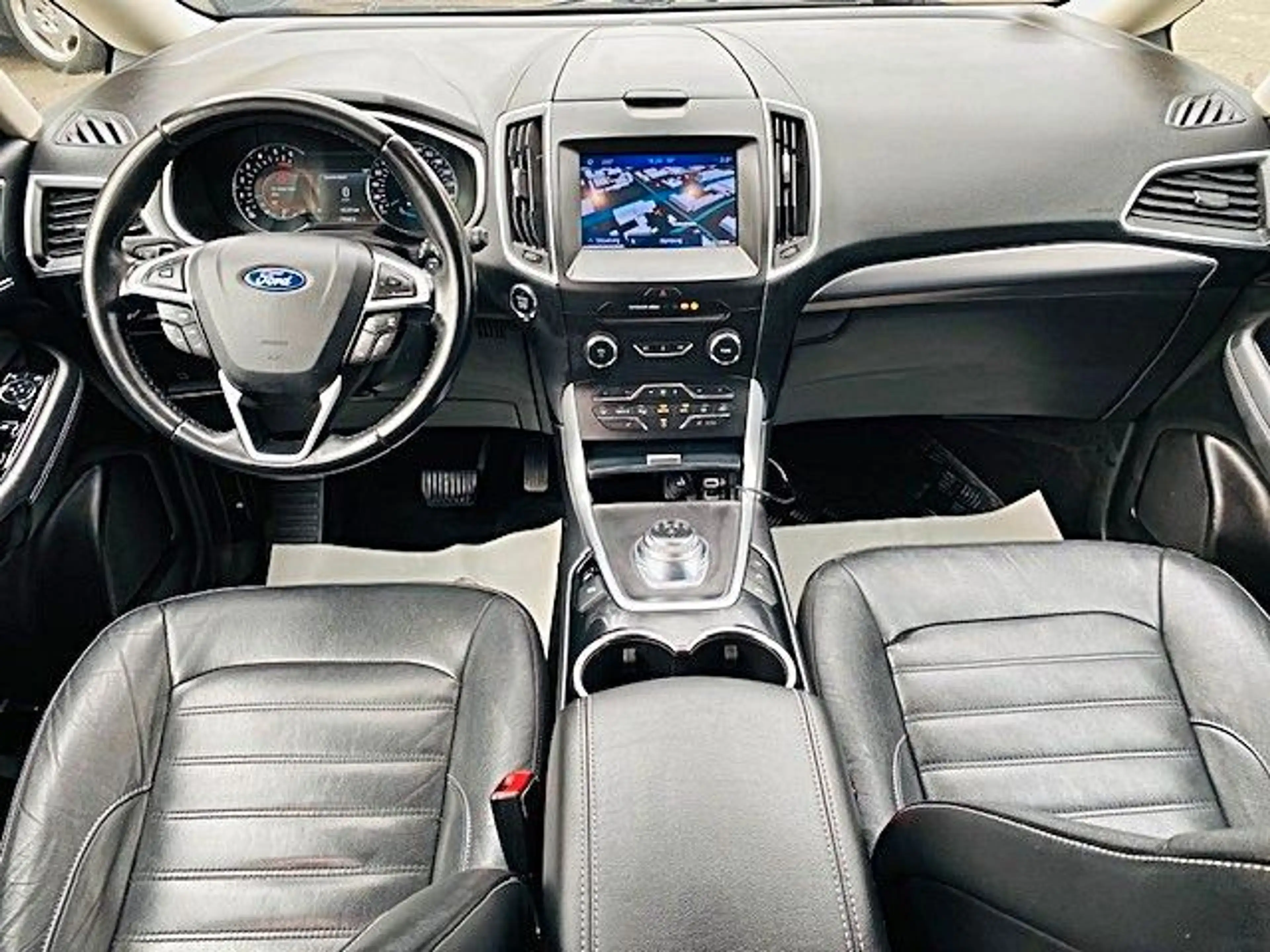 Ford Galaxy 2,0 EcoBlue 140kW Titanium Auto — photo 13