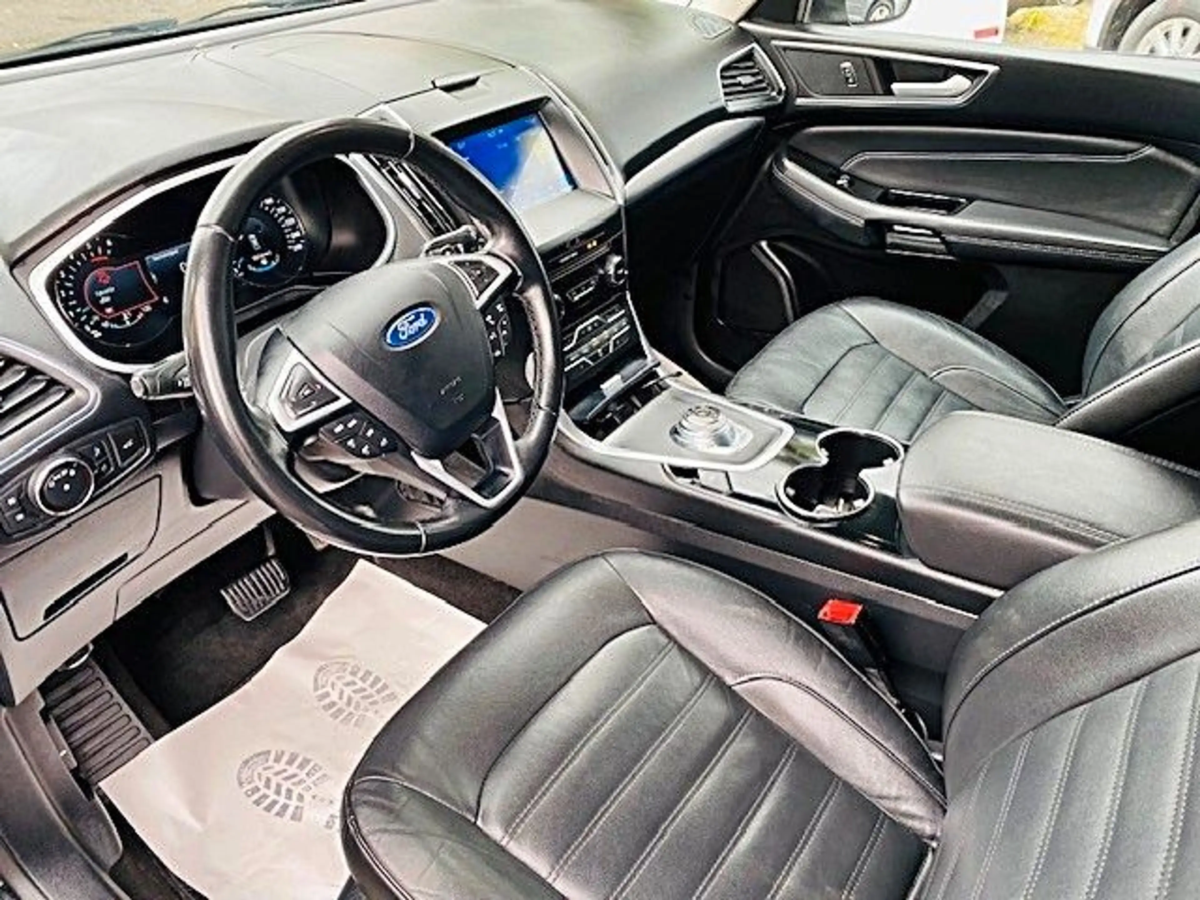 Ford Galaxy 2,0 EcoBlue 140kW Titanium Auto — photo 14