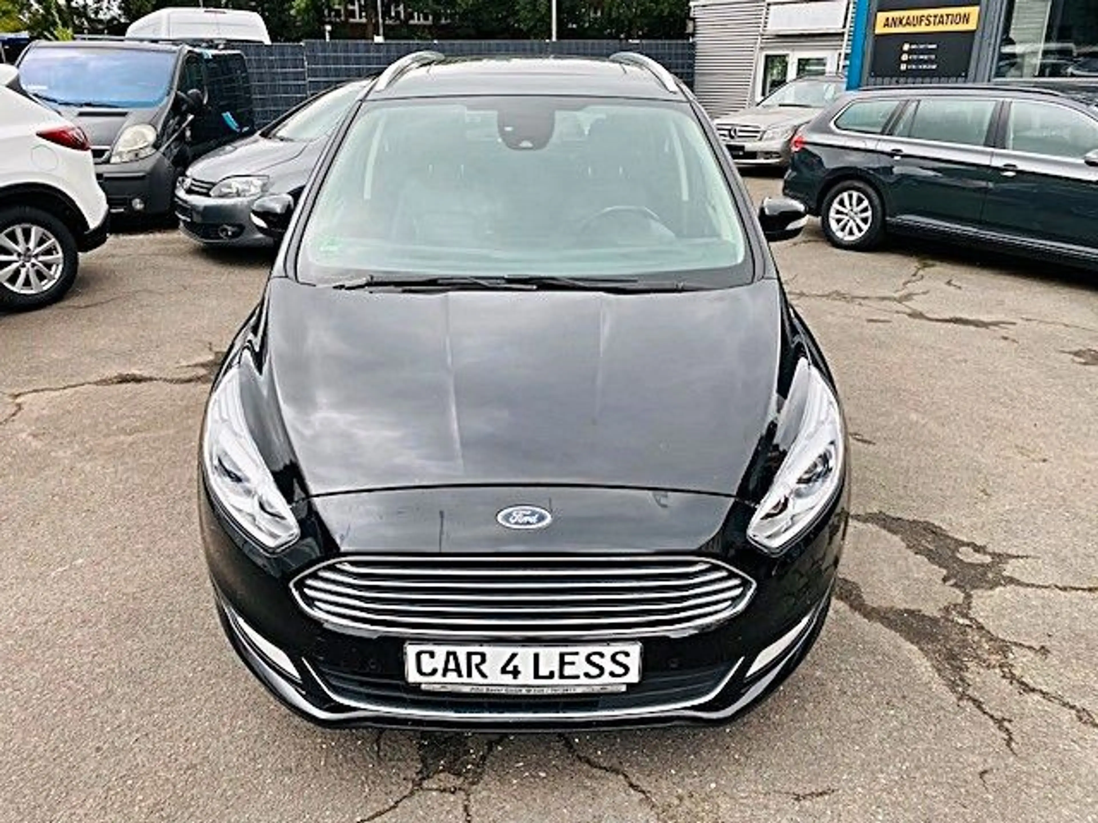 Ford Galaxy 2,0 EcoBlue 140kW Titanium Auto — photo 29