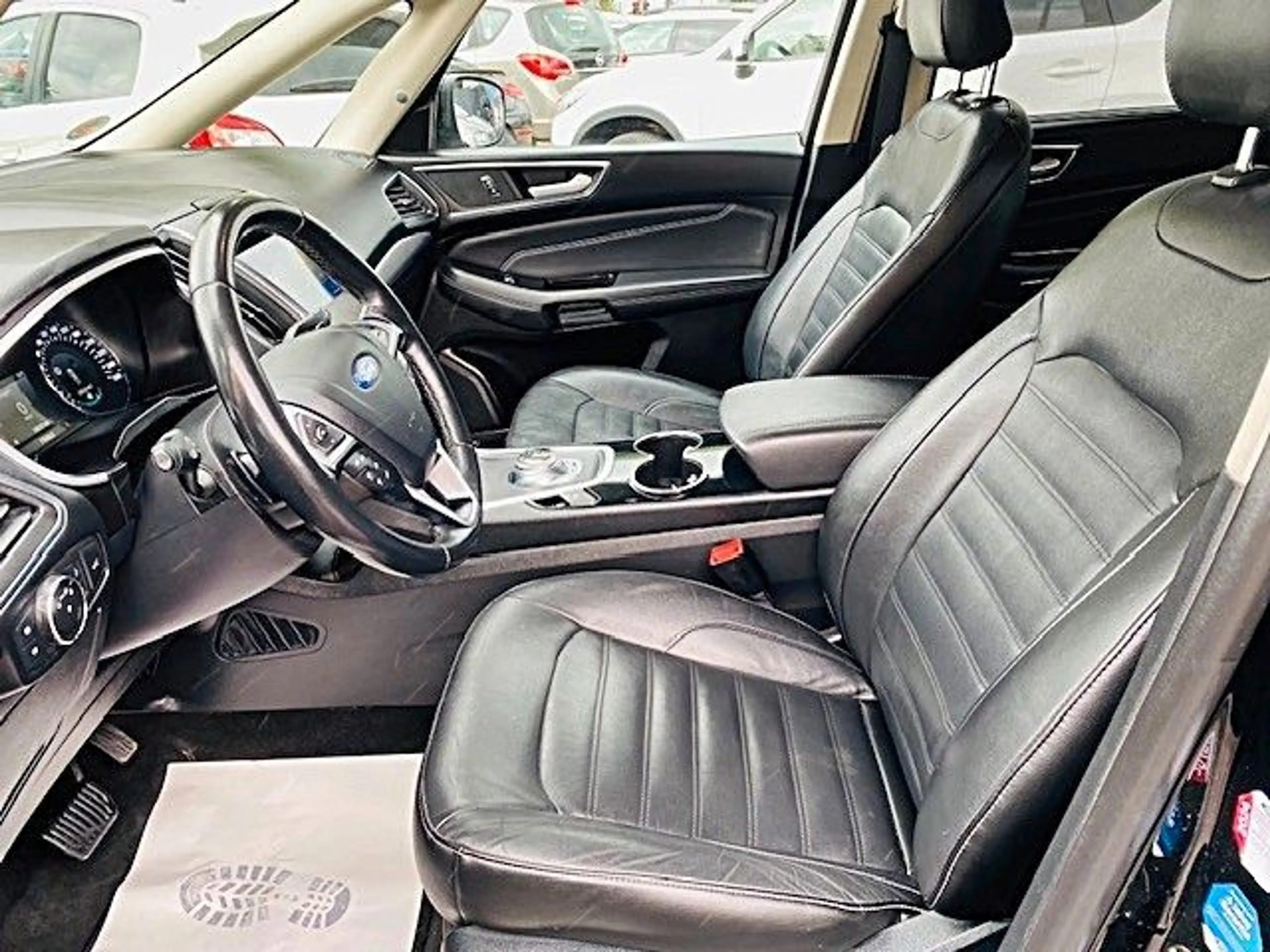 Ford Galaxy 2,0 EcoBlue 140kW Titanium Auto — photo 18