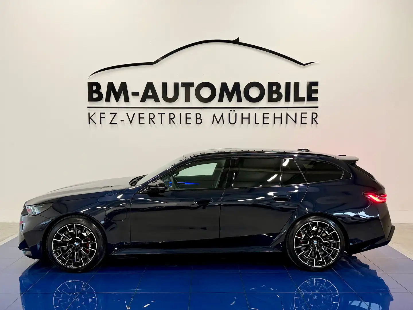 BMW M5 Touring 727PS,Sitzlüftung,AHK,B&W,360Grad,Leasi Siyah - 1