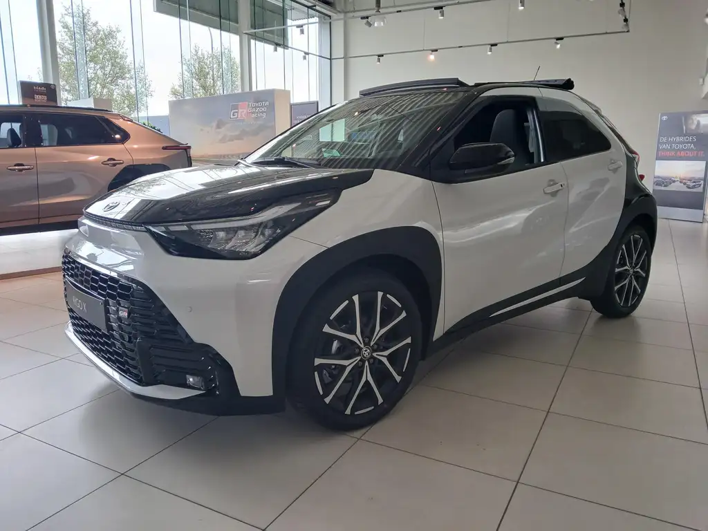 Toyota Aygo X 2025 из Европы — купить под ключ