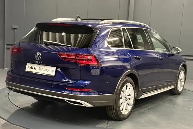 Volkswagen Golf view 8