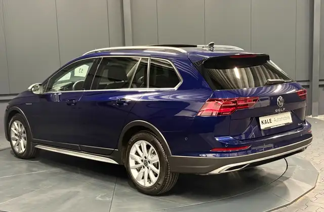 Volkswagen Golf view 5