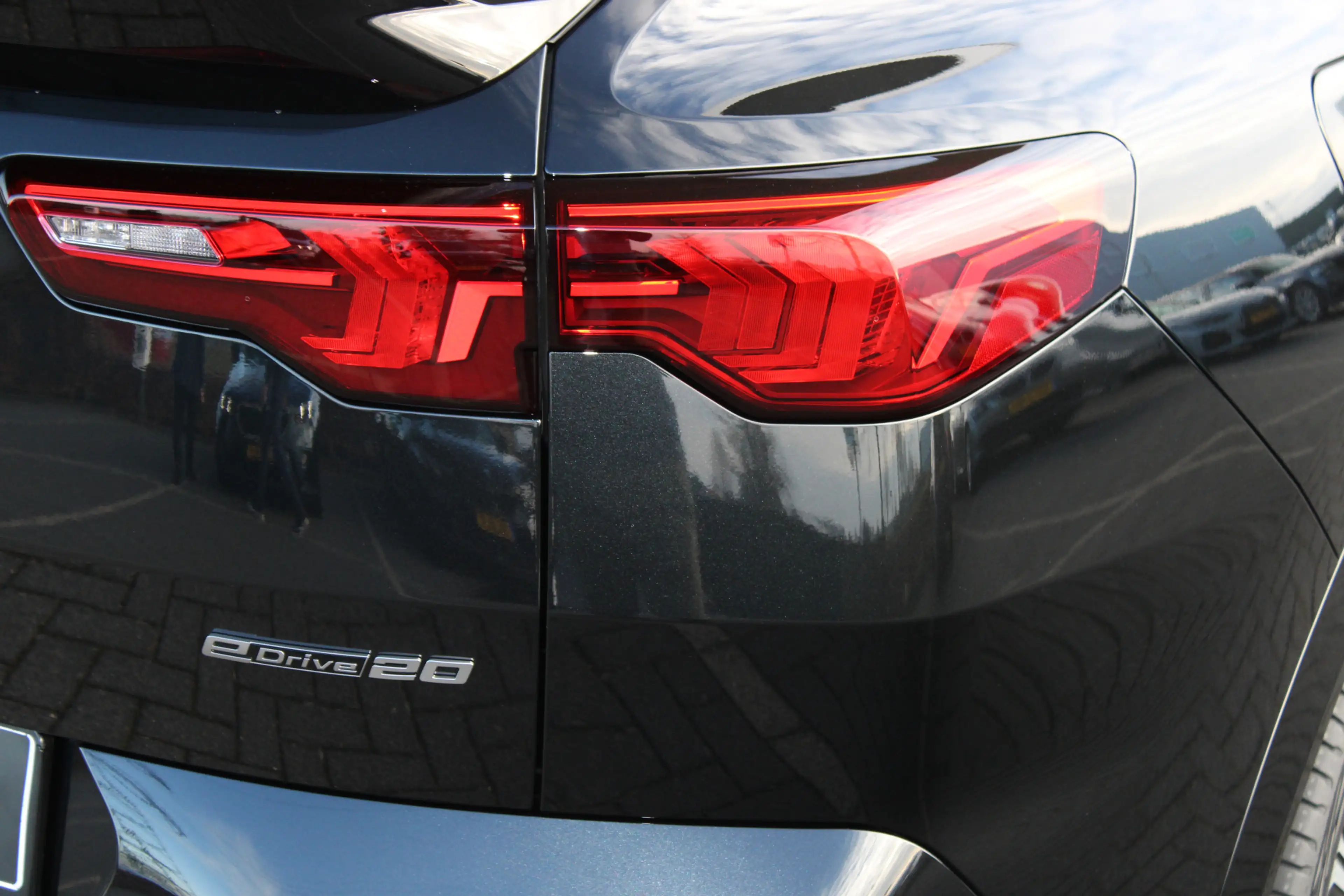 BMW iX2 eDrive20 M Sport / Trekhaak / Sportstoelen / Adapt — photo 13
