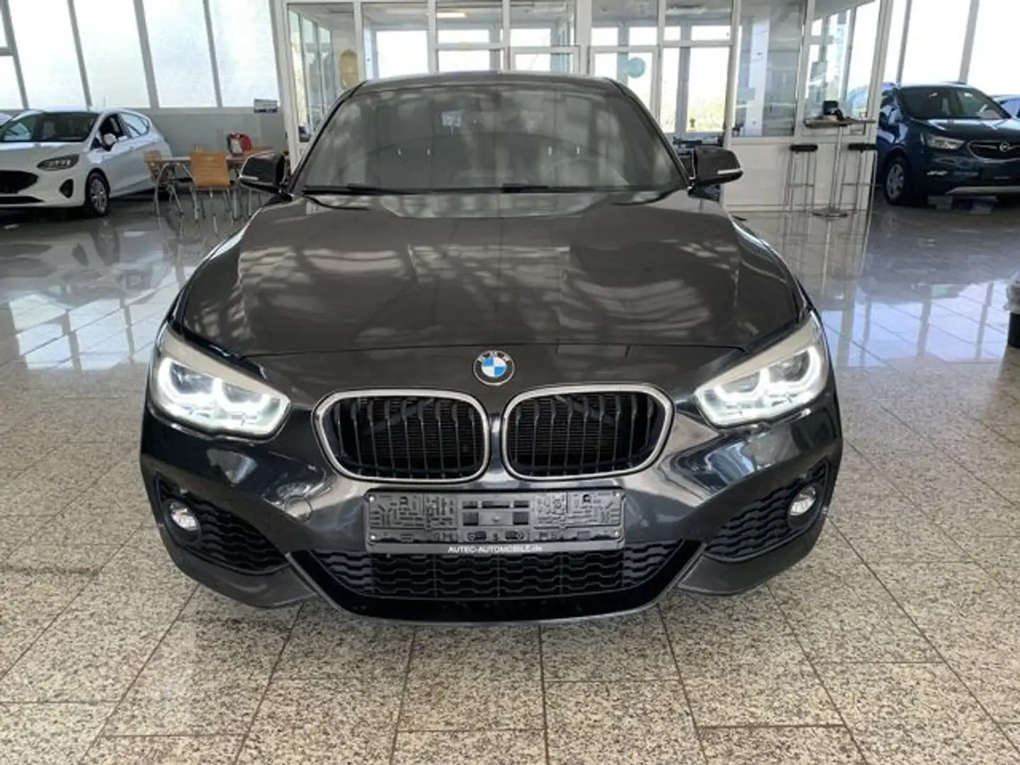 BMW 116 i M Sport 1.5 VOLL-LED+SITZHEIZUNG+PDC+LEDER Schwarz - 2