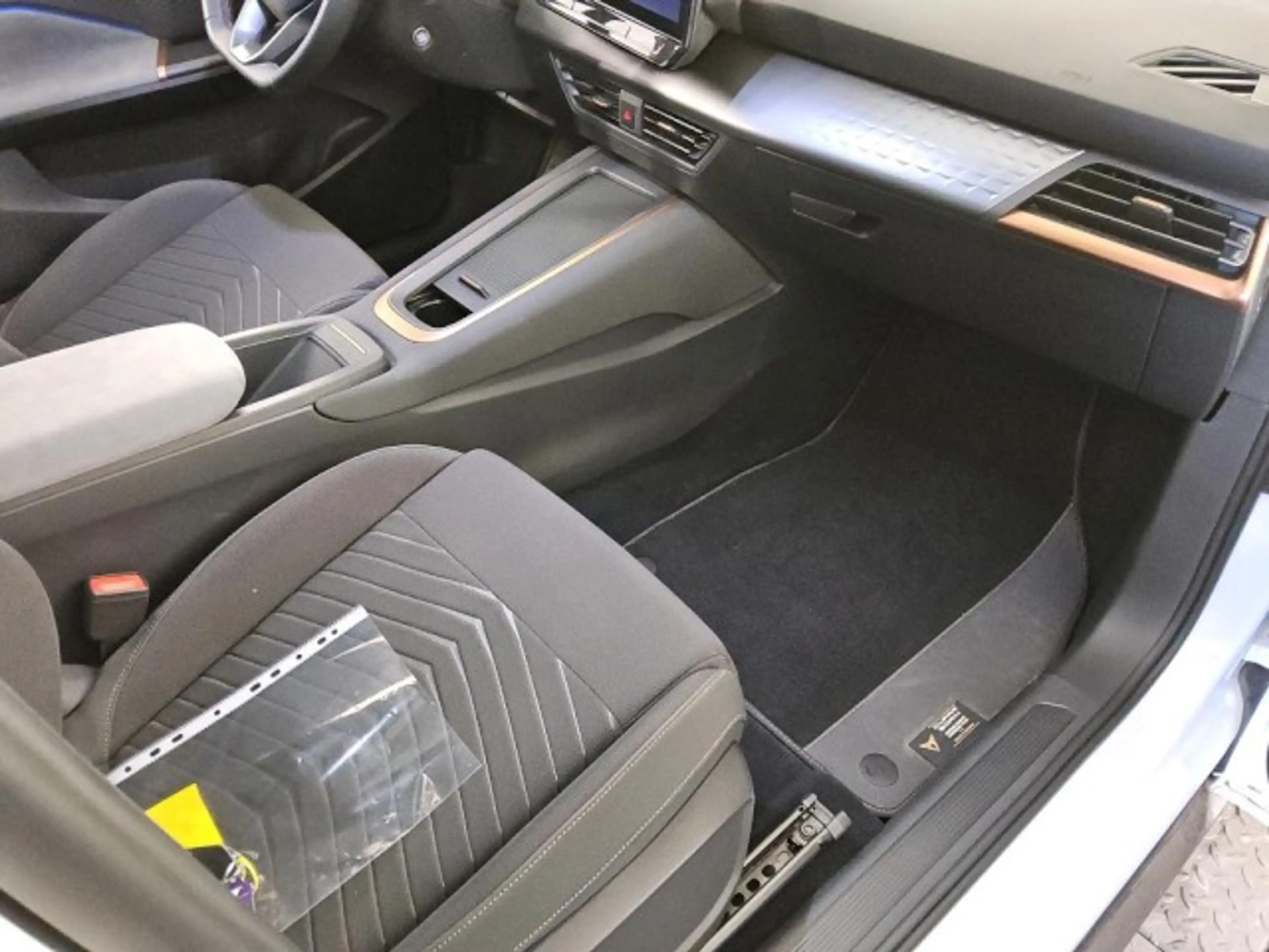 CUPRA Born 204PS/62kWh WÄPU+SHZ+ACC+RKAM+KESSY+CARPLAY Klima — photo 14