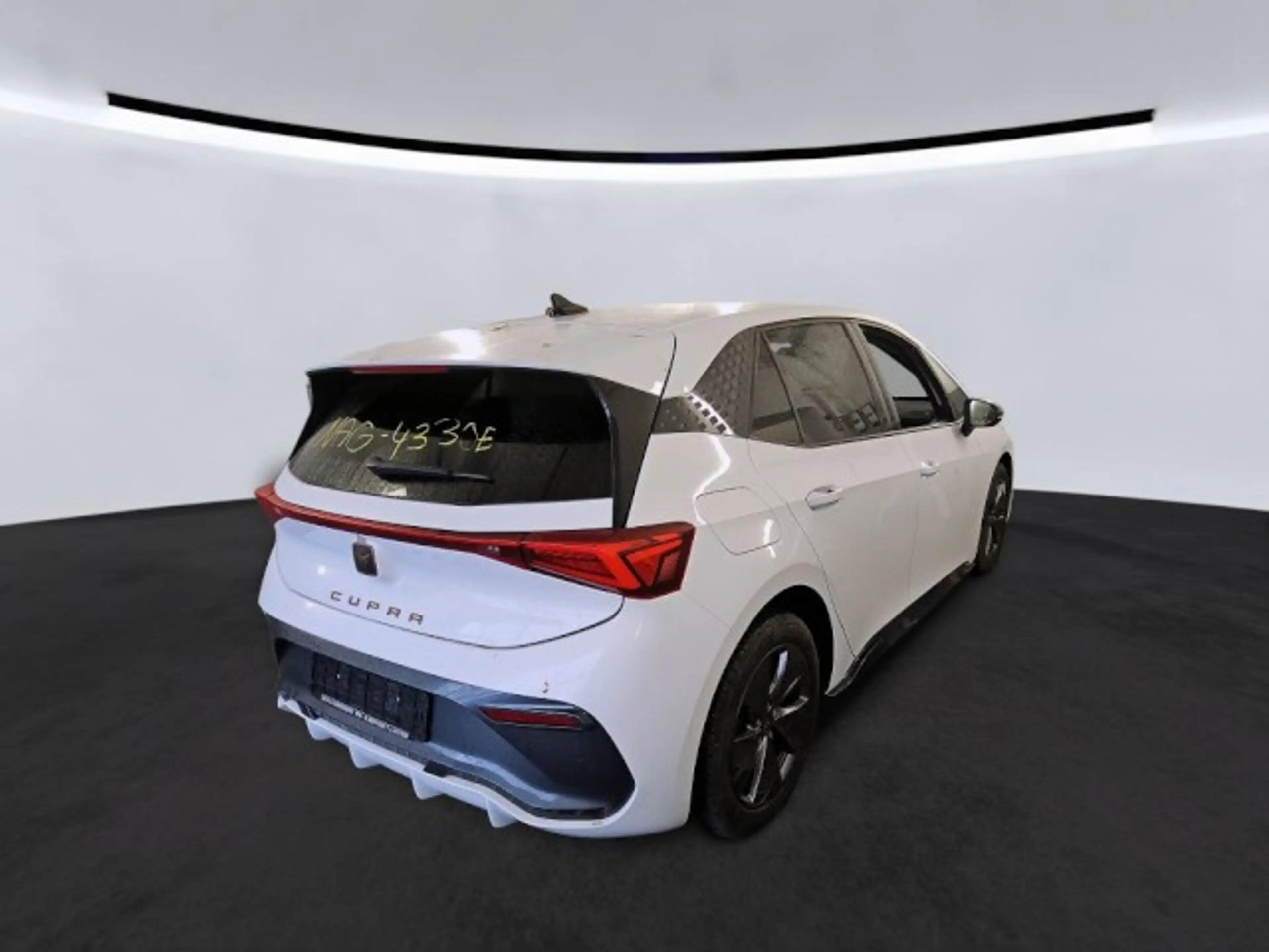 CUPRA Born 204PS/62kWh WÄPU+SHZ+ACC+RKAM+KESSY+CARPLAY Klima — photo 4