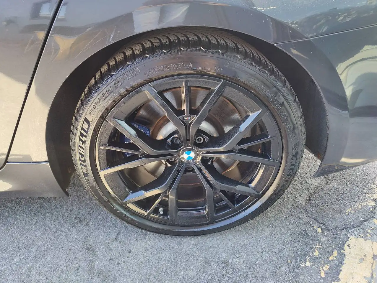 BMW 5 Series снимка BMW 5 Series
