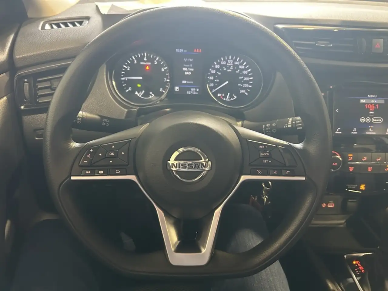 Nissan Qashqai снимка Nissan Qashqai