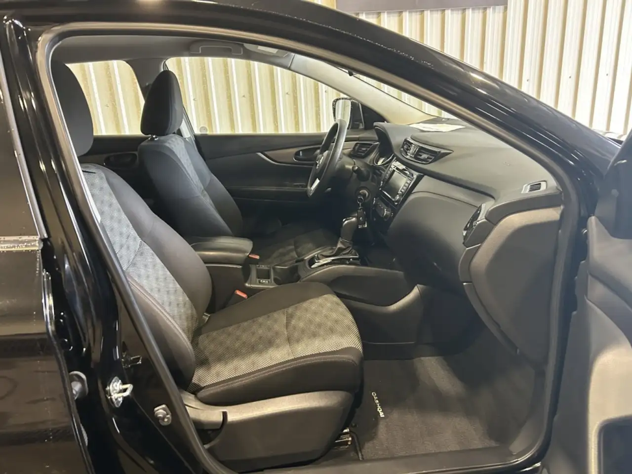 Nissan Qashqai снимка Nissan Qashqai